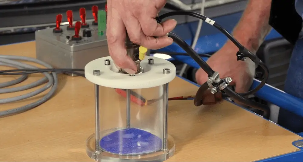 4.9 Die Prüfung des AdBlue Injektors 4.9 Die Prüfung des AdBlue Injektors