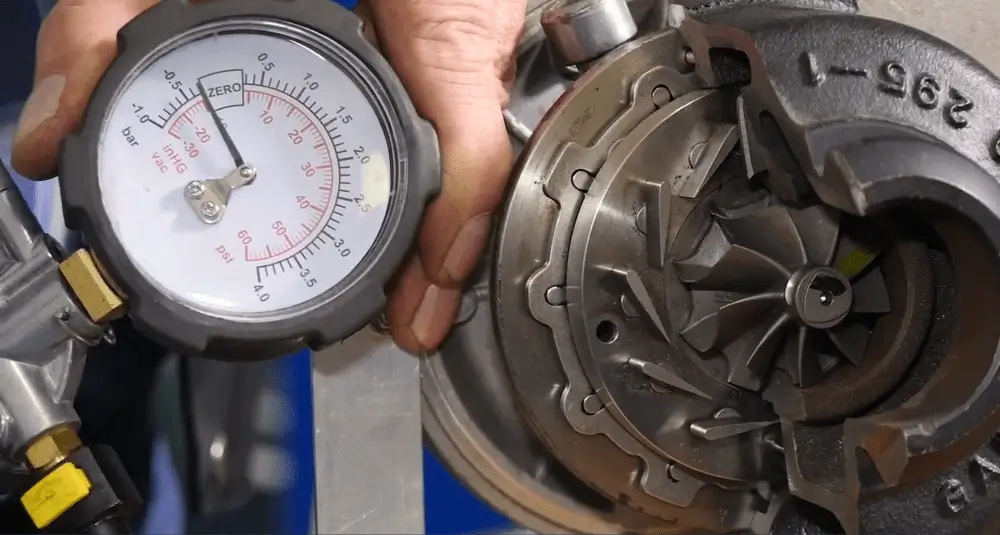 7.1 Aufbau und Funktion des Turboladers 7.1 Aufbau und Funktion des Turboladers