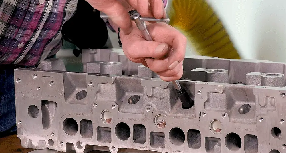 8.3 Die Montage der Glühkerzen 8.3 Die Montage der Glühkerzen