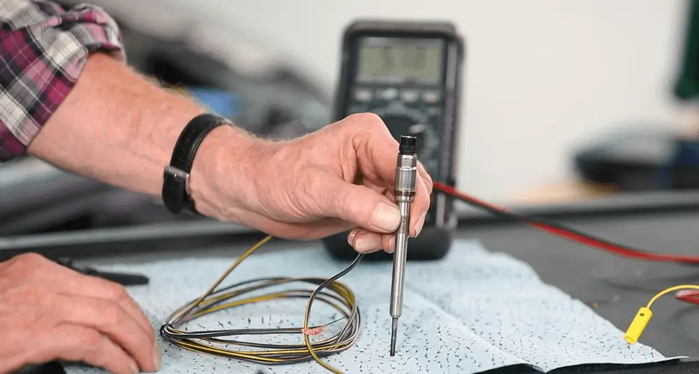 9.4 Die Prüfung der Drucksensor-Glühkerze 9.4 Die Prüfung der Drucksensor-Glühkerze